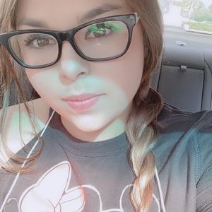 Meet your Posher, Johana